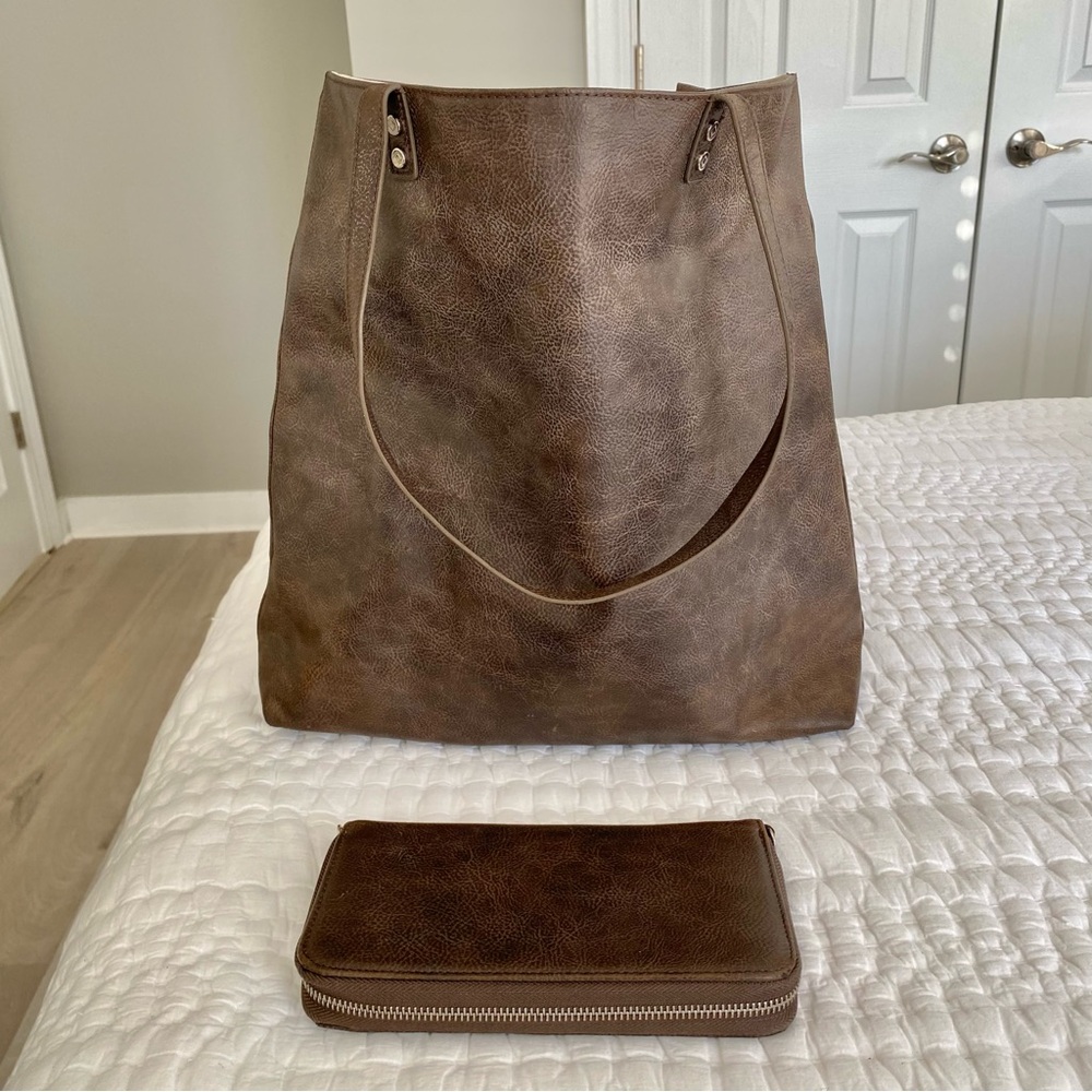 Thirty-0ne Jewell “Around Town” Tote w/matching “All About The Benjamin’s”wallet